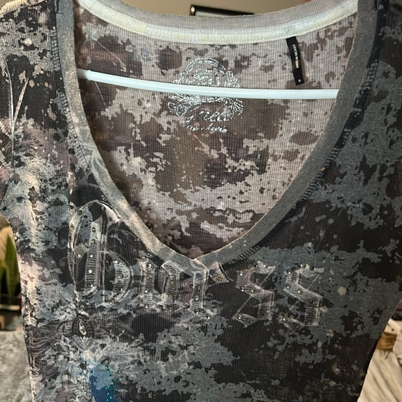 Guess t-shirt. Size small. - Picture 5 of 6